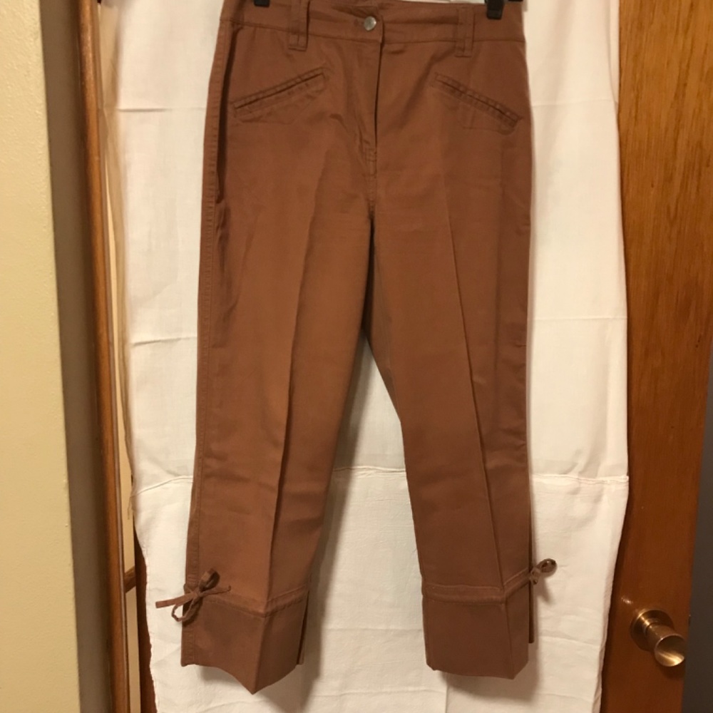 Chicos rust color capris size 0.5 or conventional size 6 like new - Picture 2 of 6